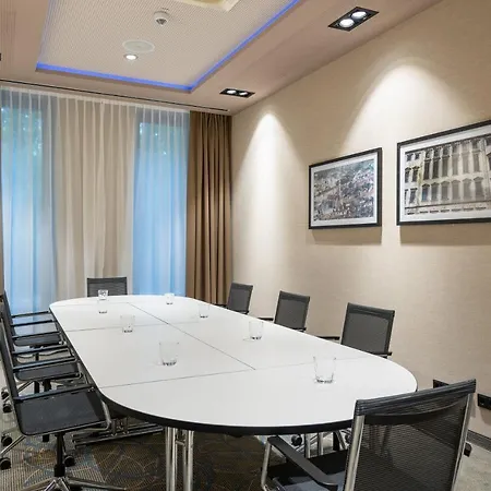 Leonardo 4* Аугсбург