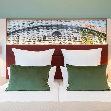 Отель Leonardo 4*