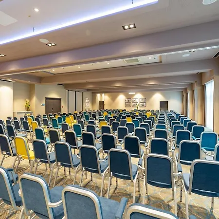 فندق Leonardo 4*