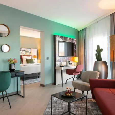 Leonardo Hotel